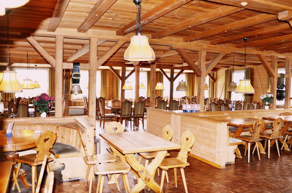 Hotel Loewen Лунгерн Екстериор снимка