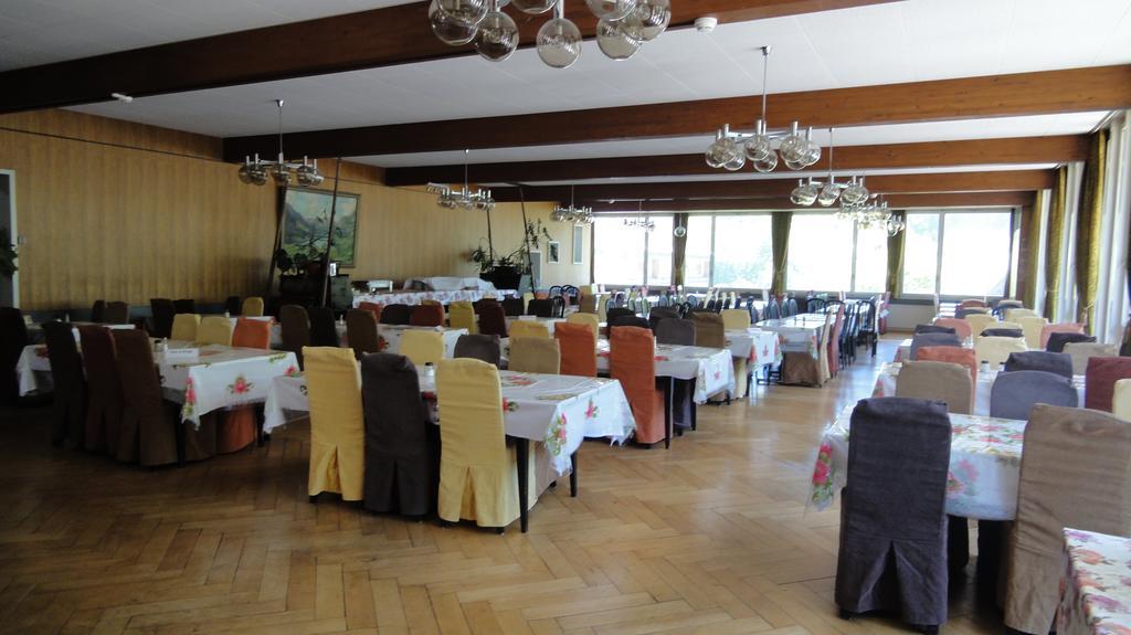 Hotel Loewen Лунгерн Екстериор снимка